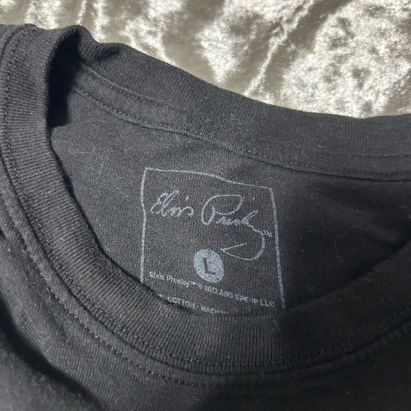 Elvis Graphic T-Shirt - Picture 3 of 3